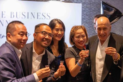 Tse Gordon -  Tse Gordon -