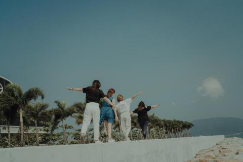 Gavin Yim - 家庭攝影 
2小時拍攝 
80張調色照片 
10張皮膚精修 
送一幅A3木框油畫 Gavin Yim - 家庭攝影 
2小時拍攝 
80張調色照片 
10張皮膚精修 
送一幅A3木框油畫