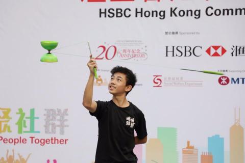 Queenie Lam - 扯鈴表演