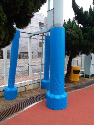 Junwing - 防撞保護墊安裝