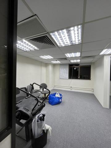 Mark Wong - 旺角寫字樓翻新