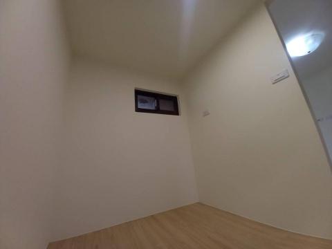 甲殼類大頭呆 - 苗栗縣竹南鎮，社區：La More，油漆完成品