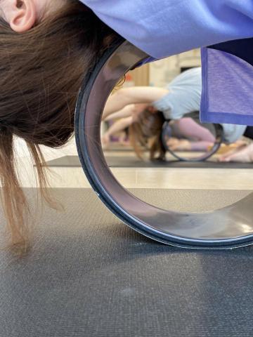 Yoga Base - 伸展輪瑜伽 Yoga Base - 伸展輪瑜伽