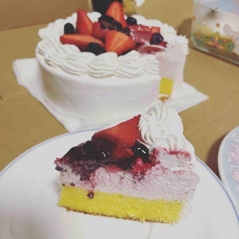 Crystal  - 士多啤梨蛋糕?