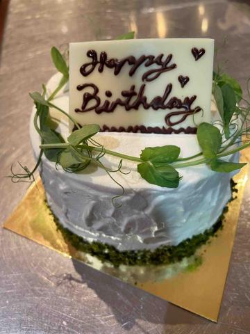 Crystal  - 茉莉忌廉+甜啤梨蛋糕