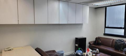 楊沃文 - 寫字樓換紙。之後。