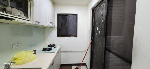 甲殼類大頭呆 - 苗栗縣竹南鎮，社區：La More，乳膠漆+壁紙清除+清運+局部批土，施工中