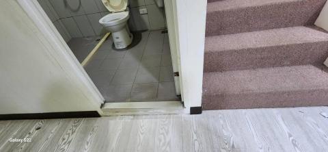 甲殼類大頭呆 - 苗栗縣竹南鎮，社區：La More，乳膠漆+壁紙清除+清運+局部批土，施工中