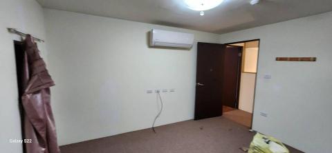 甲殼類大頭呆 - 苗栗縣竹南鎮，社區：La More，乳膠漆+壁紙清除+清運+局部批土，施工中