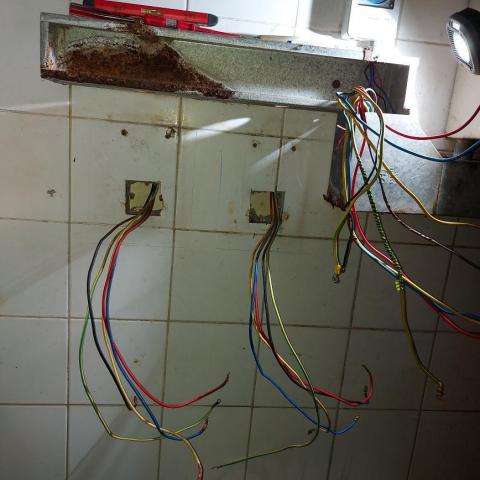 傑師兄 - 更換配電箱