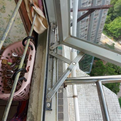 傑師兄 - 驗窗＆修茸