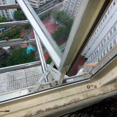 傑師兄 - 驗窗＆修茸