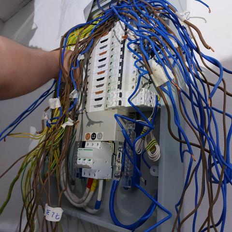 傑師兄 - 更換配電箱