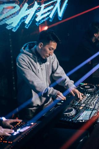 DJ Hyphen -  DJ Hyphen -