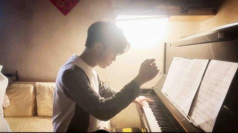 MaxNG - Piano  MaxNG - Piano