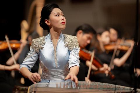 陳嘉文 - 陳嘉文與交響樂團 陳嘉文 - 陳嘉文與交響樂團