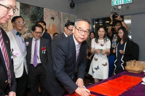 daniel - c anon 6d.用中型閃光燈反光版,令光線柔和