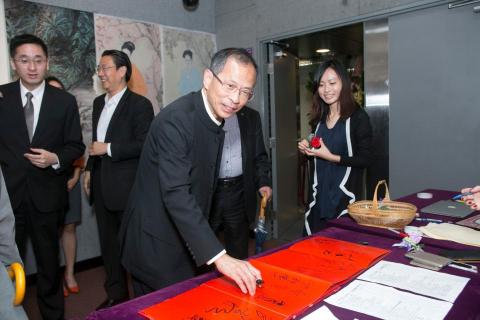 daniel - c anon 6d.用中型閃光燈反光版,令光線柔和