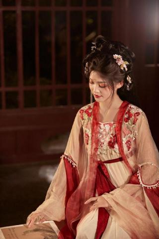 老照片修复专家 - 汉服写真