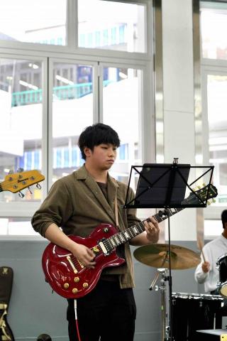 Ming sir 木結他/電結他/Ukulele 教學課程 - 