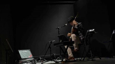 Fu Hoi Man, Kevin - 參與世界級古典結他大師Alvaro Pierri大師班,向大師獻奏。 Fu Hoi Man, Kevin - 參與世界級古典結他大師Alvaro Pierri大師班,向大師獻奏。