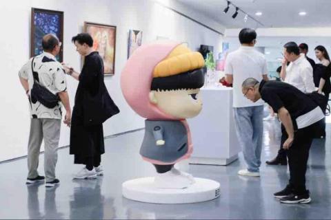 Chung Yee Chiu - 設計的Figure於深圳羅湖美術館展出