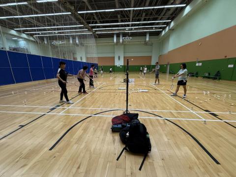 Li Ka Wai - 長者班～ 學習基礎羽毛球知識