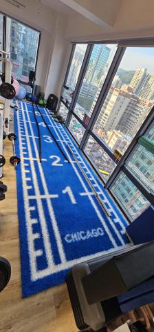 Chicago Fit - 超開揚環境 落地玻璃
位於形方新商場
近大窩口地鐵站 
悅來坊後面（熊貓商場）