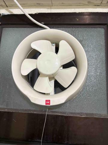 黄海生 - 更換抽氣扇