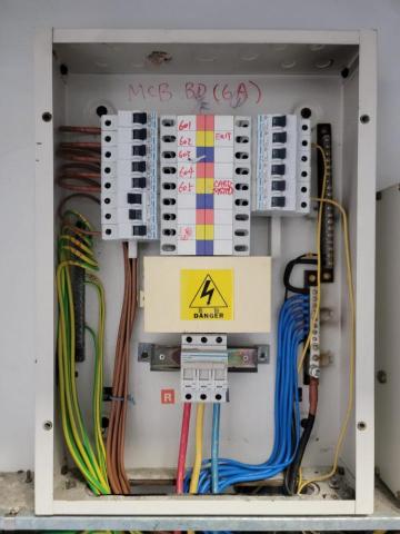 旭立工程有限公司 - 學校換電線工程 旭立工程有限公司 - 學校換電線工程