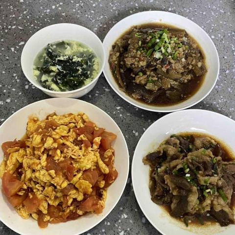 Katherine - 昆布湯、金菇肥牛