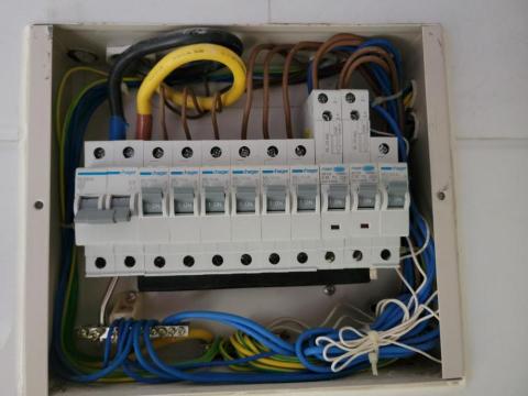 旭立工程有限公司 - 申請中華電力重新接駁電錶WR1完工紙 旭立工程有限公司 - 申請中華電力重新接駁電錶WR1完工紙