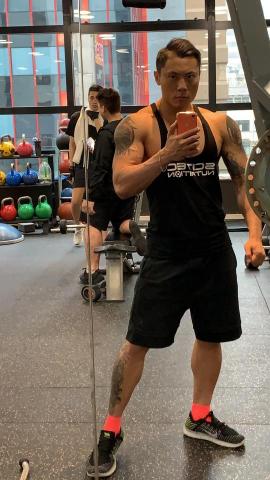 Patrick Szeto - 健美比賽讓我對運動健身有了更深入的認識,並使我在私人教練的領域中不斷突破自我。
 Patrick Szeto - 健美比賽讓我對運動健身有了更深入的認識,並使我在私人教練的領域中不斷突破自我。