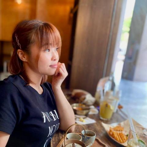 提供附近寵物店洗澡服務的專家Sandy leung