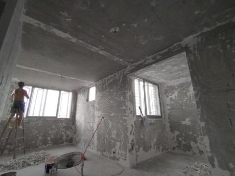 嘉飛裝飾工程 - 産底批灰