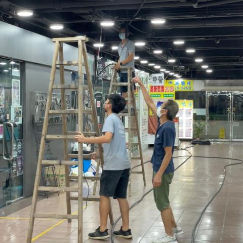 恒昌工程 - 恒昌工程人員為商場商鋪客戶進行電力加大工程(單相轉三相) 恒昌工程 - 恒昌工程人員為商場商鋪客戶進行電力加大工程(單相轉三相)