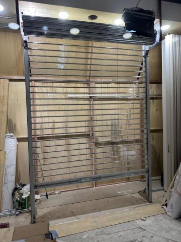 鍾先生 - 水晶閘 鍾先生 - 水晶閘