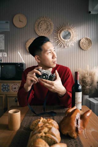 the MadFocus by Jacob - 男生拿相機的獨照 the MadFocus by Jacob - 男生拿相機的獨照