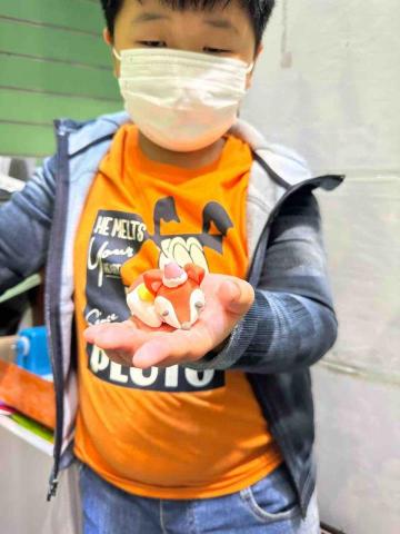 Eva painting - 聽黏土教學