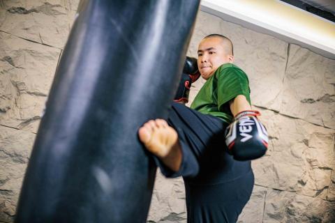 Sunny Lee - 踢拳道健身
學員會在踢拳訓練中了解到不同的拳擊和踢腳動作，過程中亦訓練學員協調能力及集中力。