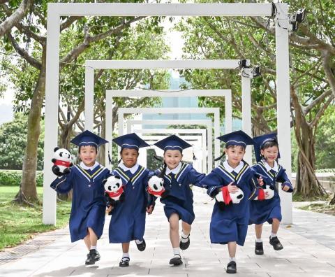 Best Moments - 幼稚園畢業相 Best Moments - 幼稚園畢業相