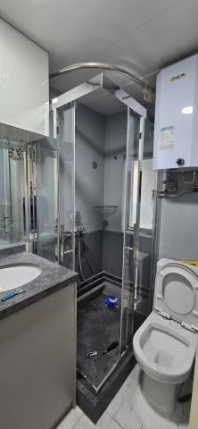 寶陞工程有限公司 - 不锈鋼光銀對角浴屏 寶陞工程有限公司 - 不锈鋼光銀對角浴屏