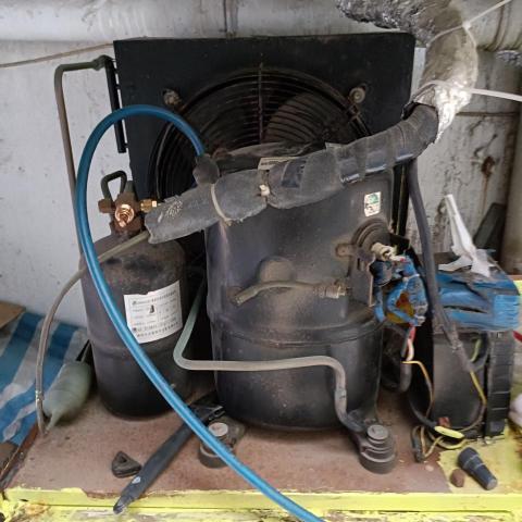 Herman Fung - 汽水櫃换compressor