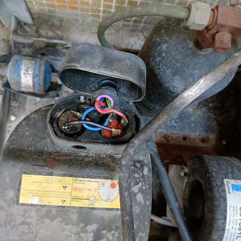 herman - 更換冷凍櫃壓縮機 herman - 更換冷凍櫃壓縮機