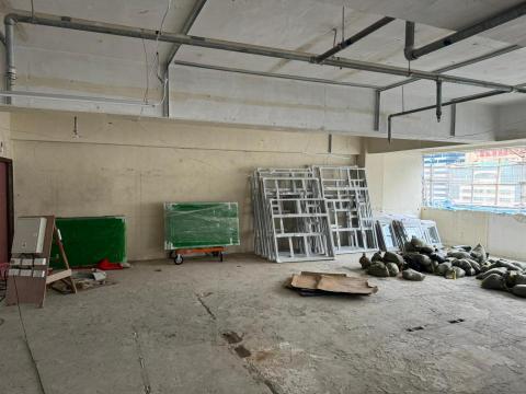 倪師傅 - 新做鋁窗（準備安裝）