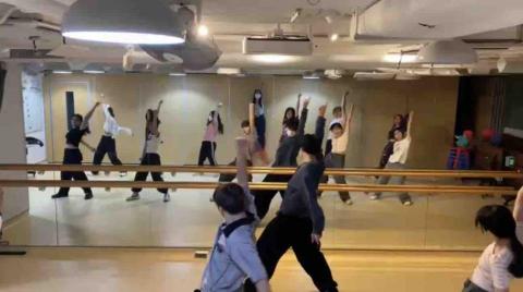 CHUK - KPOP CLASS CHUK - KPOP CLASS