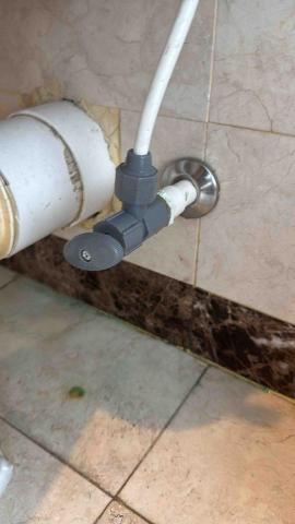 彭珈豪 - 更換座廁上水曲尺掣