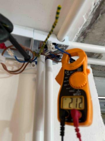 dominic kong - 好彩戶主也有少許電器底，否則：水洗唔清