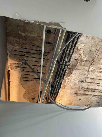 dominic kong - 樓上滲漏修補下層横樑