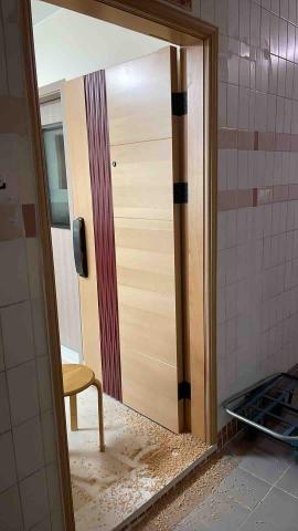 dominic kong - 加拿大實心櫸木防火大門